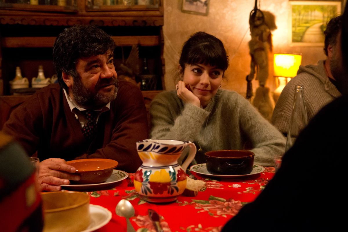 In bianco e scalza: il debutto di Alessandra Mastronardi alla Mostra del Cinema