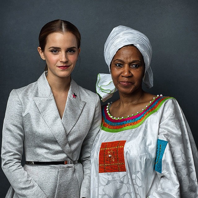 Tutte le "magie" di Emma Watson per aiutare le donne molestate sul lavoro