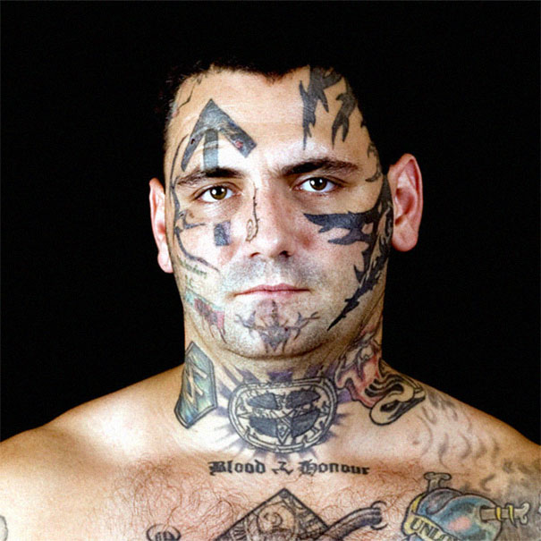 "Come e perché ho rimosso i tatuaggi razzisti dal mio volto"