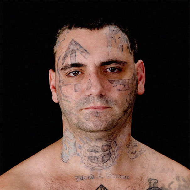 "Come e perché ho rimosso i tatuaggi razzisti dal mio volto"