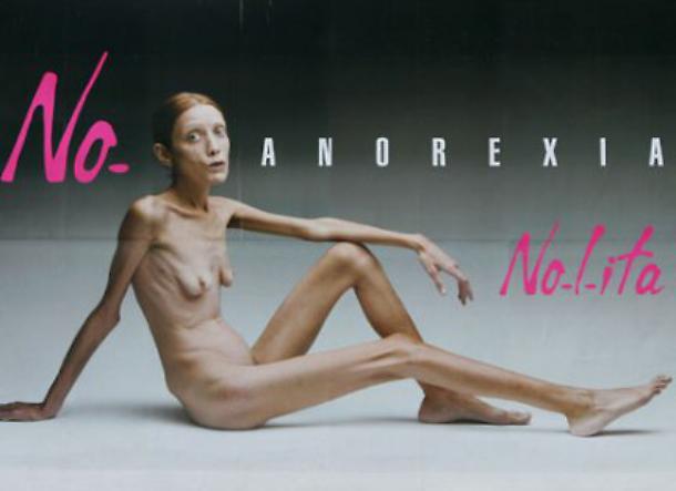 Isabelle Caro e l'anoressia: "Non volevo crescere per piacere a mia mamma"