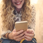 Perché dovresti coprire la camera frontale di smartphone e pc