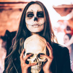 Cosa fare ad Halloween, tra amici o con bambini: 12 idee (molto alternative)
