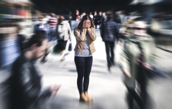 Dall’omfalofobia alla paura dei formaggi: le 20 fobie più assurde. Qual è la tua?