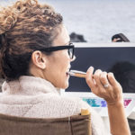 Lavorare girando il mondo si può: la storia di Lara e altre 3 nomadi digitali