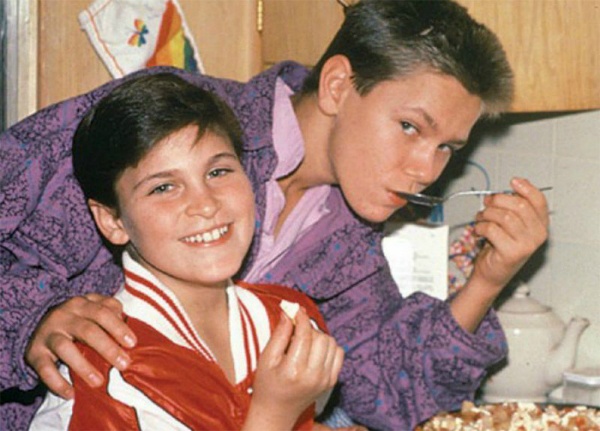 Quel dolore immenso di Joaquin Phoenix per il fratello River, morto tra le sue braccia