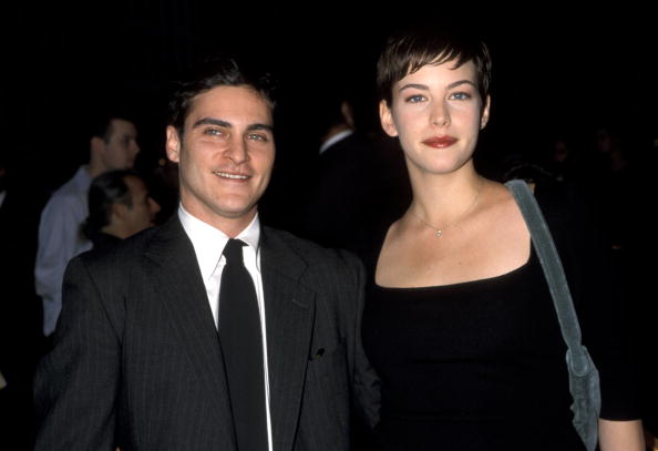 Quel dolore immenso di Joaquin Phoenix per il fratello River, morto tra le sue braccia