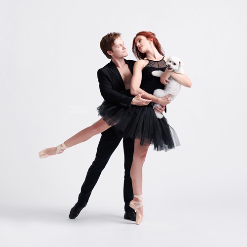 Danza con me: 20 ballerini e ballerine ballano con i loro cani