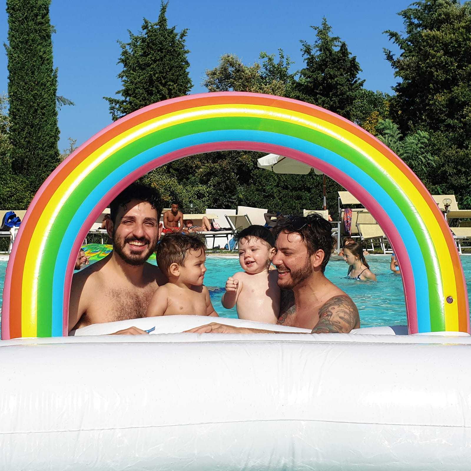 "Com'è la vita da 'genitori gay'": la famiglia tutta maschile di Carlo e Christian