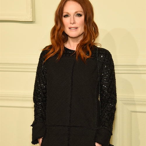 Julianne Moore, la grazia e la forza dietro i capelli rossi più belli di Hollywood