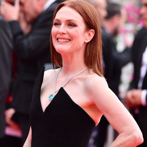 Julianne Moore, la grazia e la forza dietro i capelli rossi più belli di Hollywood
