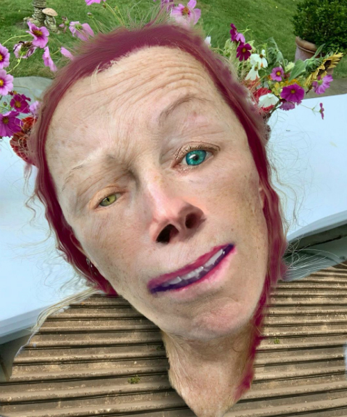 Cindy Sherman, la donna che aveva inventato selfie e filtri prima di tutti