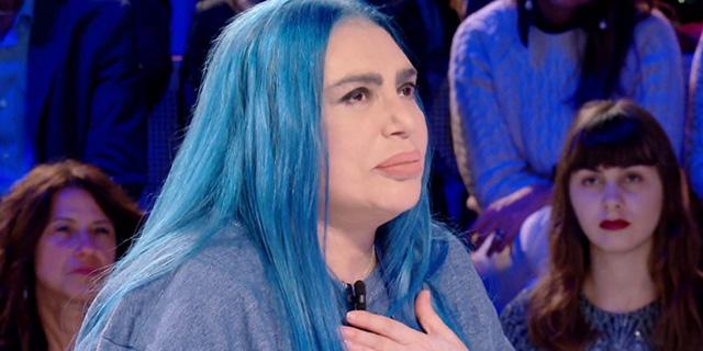 "Abbiamo nascosto Mimì in soffitta per un anno": le lacrime di Loredana Bertè per Mia Martini "Abbiamo nascosto Mimì in soffitta per un anno": le lacrime di Loredana Bertè per Mia Martini