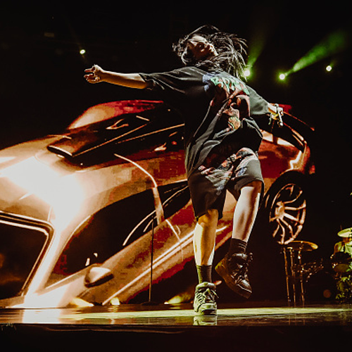 Billie Eilish, il talento incredibile di una ragazza viva "solo grazie al fratello"