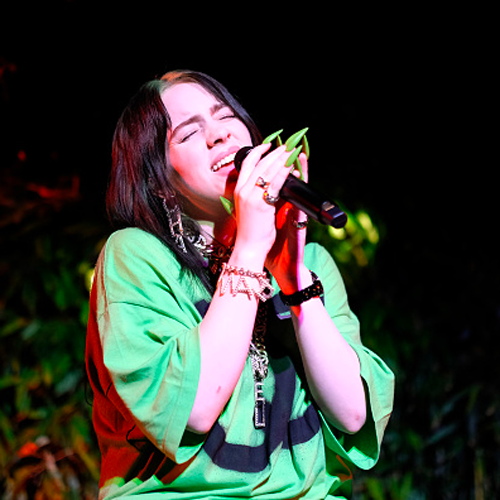 Billie Eilish, il talento incredibile di una ragazza viva "solo grazie al fratello"