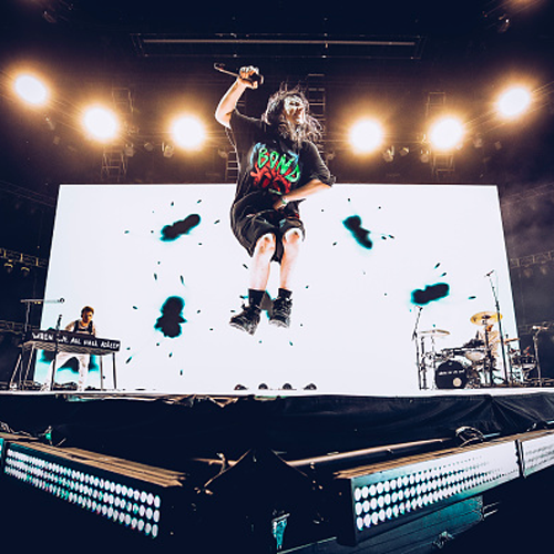 Billie Eilish, il talento incredibile di una ragazza viva "solo grazie al fratello"