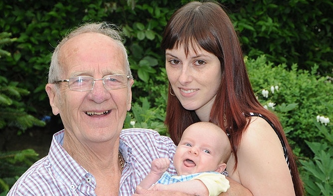 Ramjit Raghav, papà a 96 anni, e altri 9 padri più vecchi al mondo