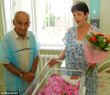 Ramjit Raghav, papà a 96 anni, e altri 9 padri più vecchi al mondo