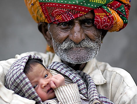 Ramjit Raghav, papà a 96 anni, e altri 9 padri più vecchi al mondo