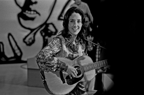 Perché chi non conosce Joan Baez dovrebbe ascoltarla subito