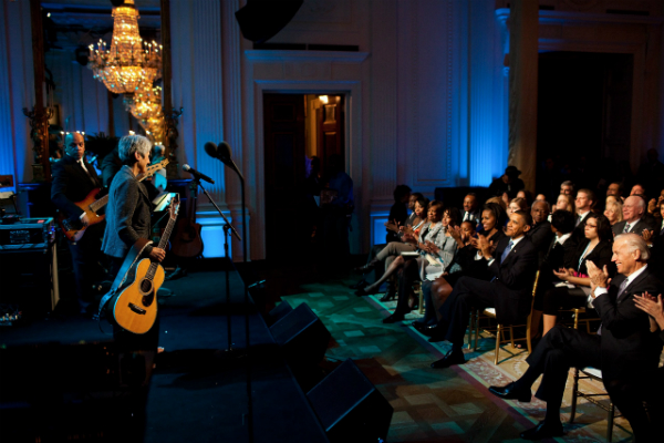 Perché chi non conosce Joan Baez dovrebbe ascoltarla subito