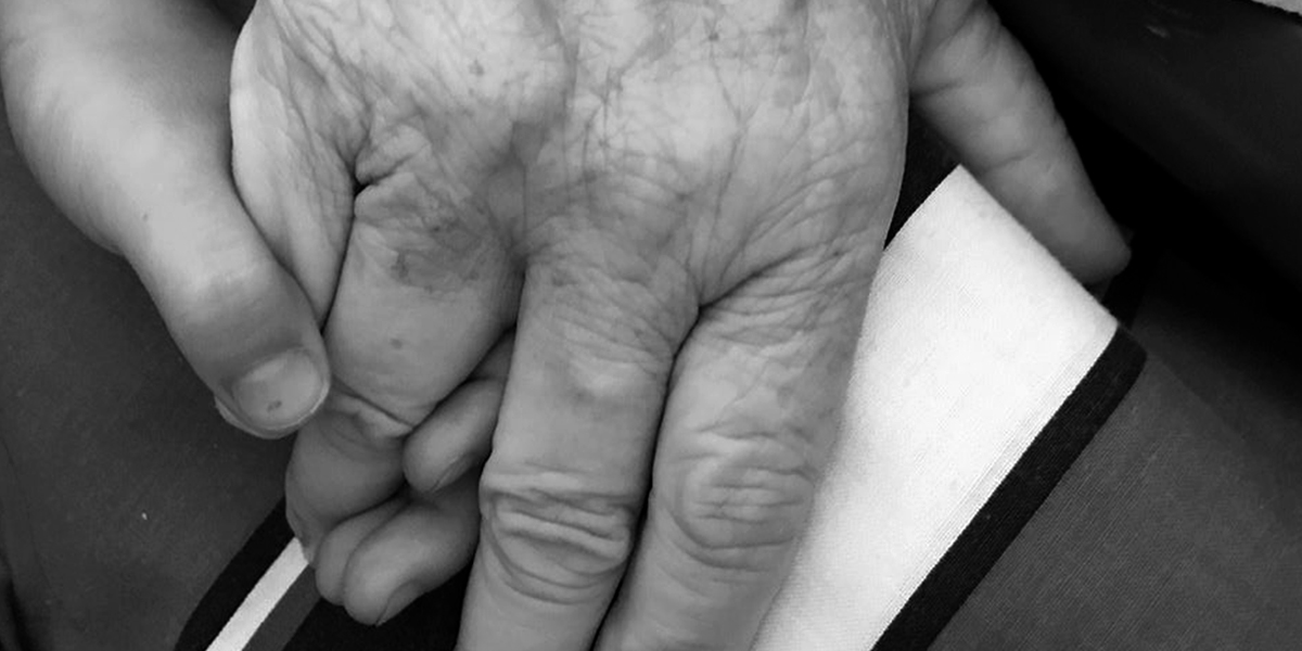 "Mi manca la tua voce: l'anno in cui sono diventata l'infermiera di mia madre"