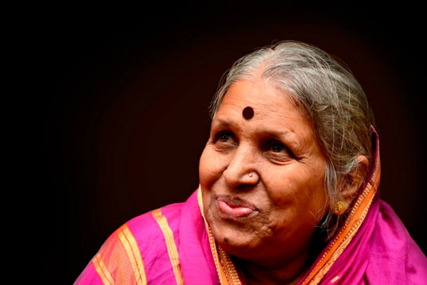 Sindhutai Sapkal, essere madre di oltre 1000 bambini orfani