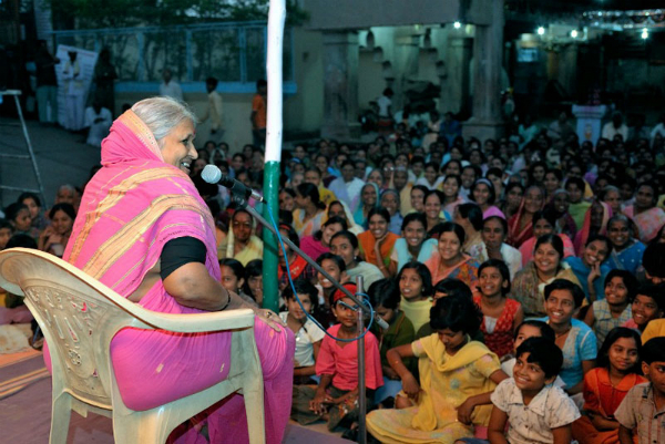 Sindhutai Sapkal, essere madre di oltre 1000 bambini orfani