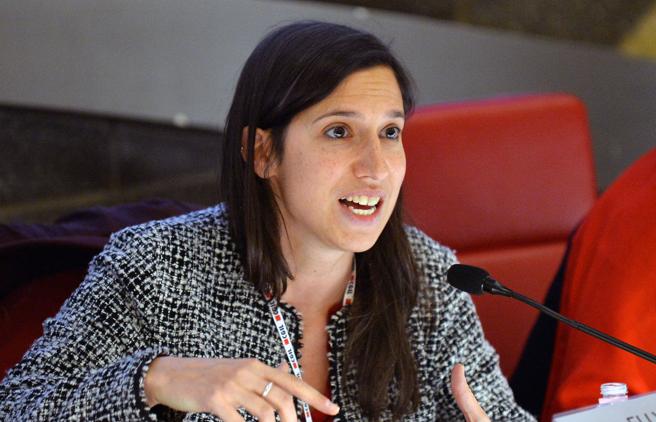 Elly Schlein: "Ho amato uomini e donne, ora sto con una ragazza e sono felice"