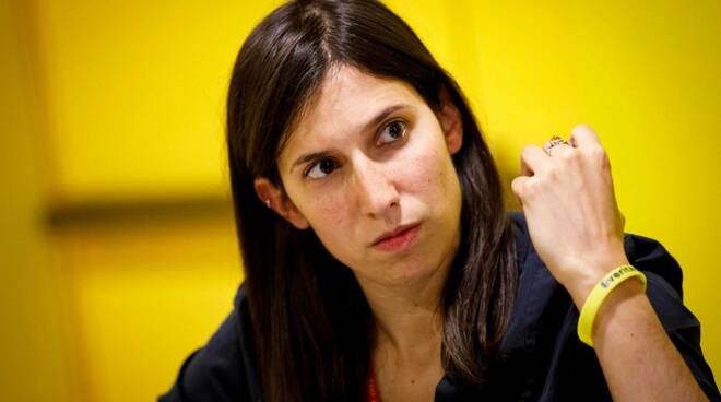 Elly Schlein: "Ho amato uomini e donne, ora sto con una ragazza e sono felice"