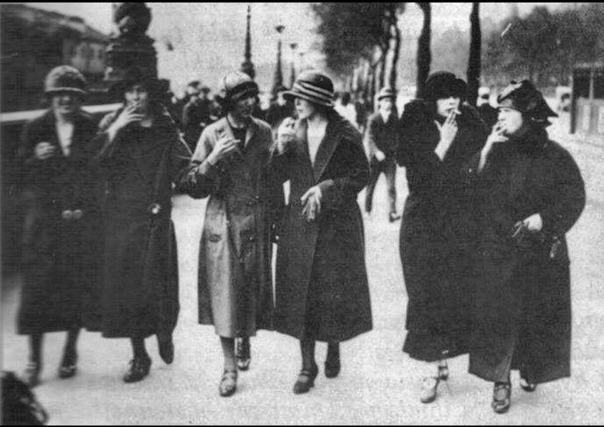 Perché fumare è stato per le donne un gesto di libertà e femminismo