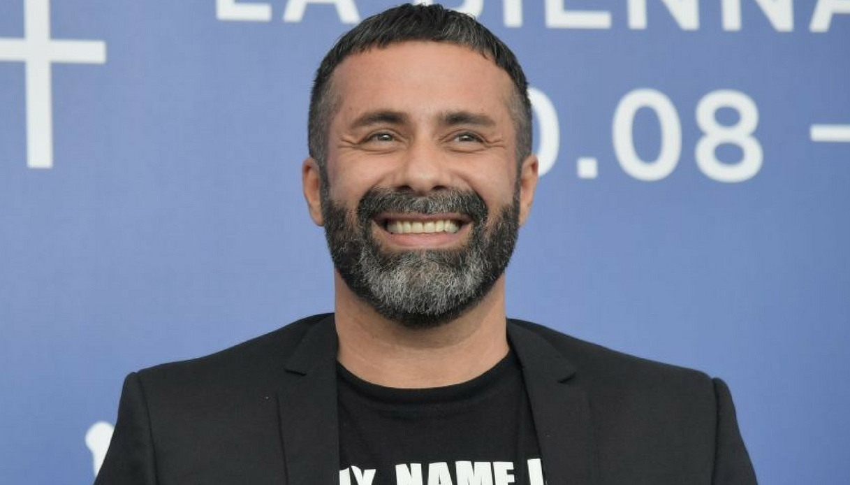 "Frocio vattene" la potente risposta di Luca Tommassini agli omofobi