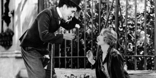 Corteggiare: un mito, duro a morire, che fa male alle donne Corteggiare: un mito, duro a morire, che fa male alle donne