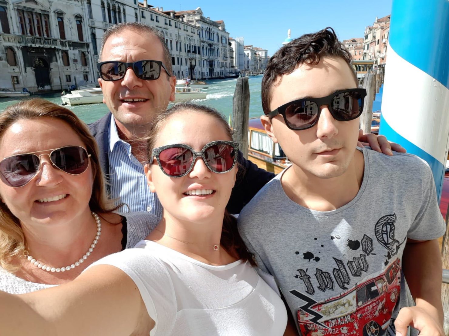 "La mia vita all'ombra di un fratello autistico e il diritto di sentirmi diversa"