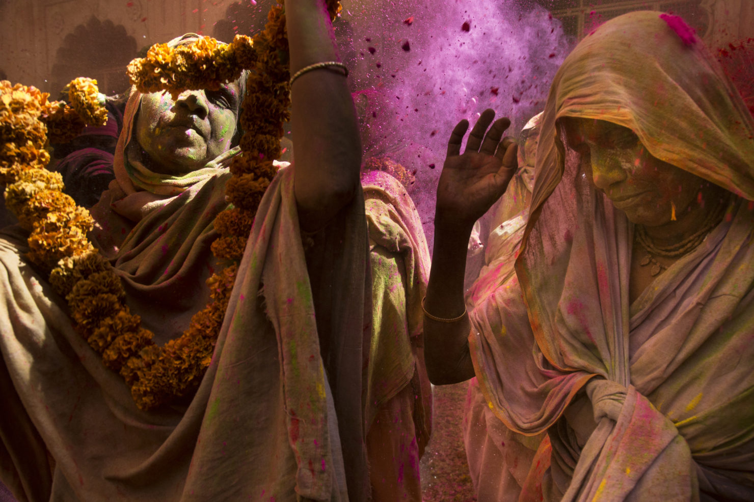 "Women" di National Geographic: le foto che mostrano le donne tra bellezza e dolore