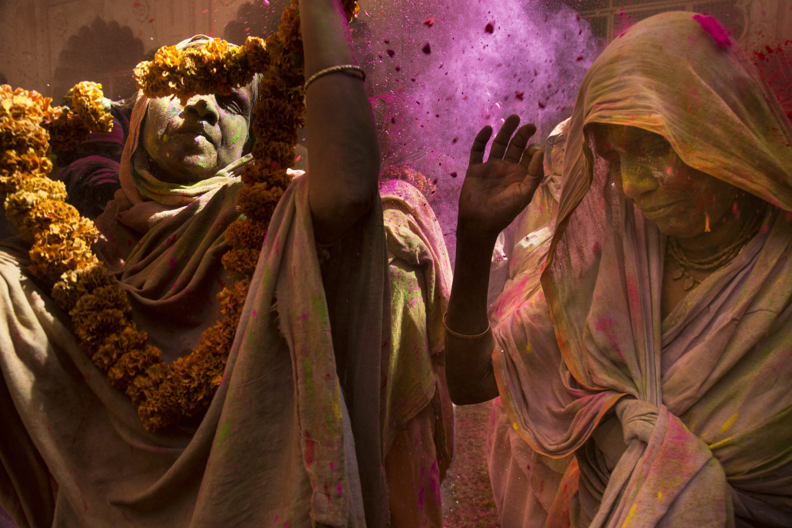 "Women" di National Geographic: le foto che mostrano le donne tra bellezza e dolore