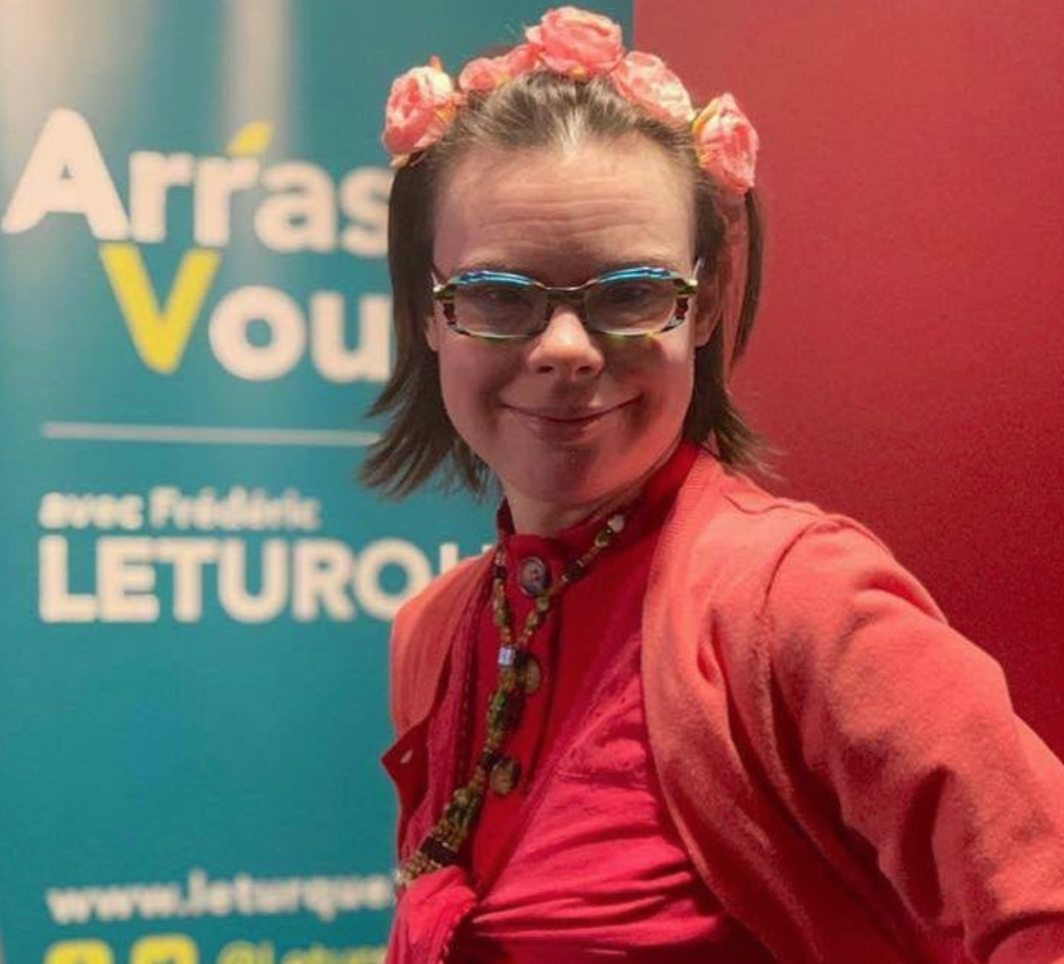 Eleonore Laloux, la prima candidata con sindrome di Down della storia repubblicana