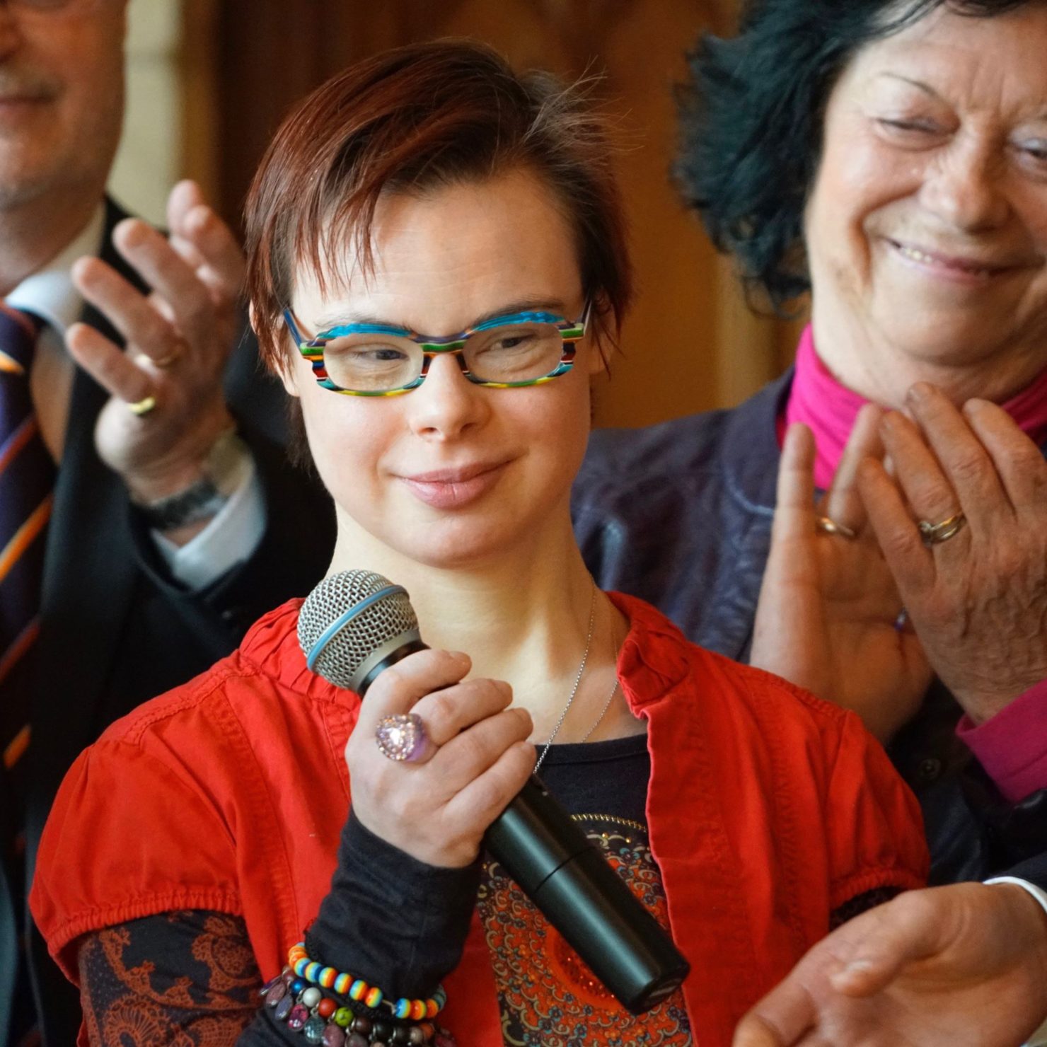 Eleonore Laloux, la prima candidata con sindrome di Down della storia repubblicana