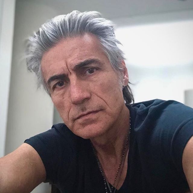Da Giuliano Sangiorgi a Fiorello: i vip uniti per combattere il Coronavirus