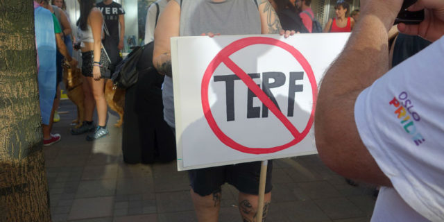 Cosa significa TERF e l'importanza di riconoscere l'essere femmine delle donne trans