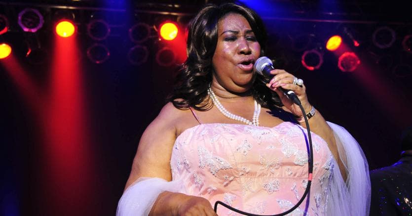 Aretha Franklin, la regina del soul che si fece seppellire con i tacchi rossi