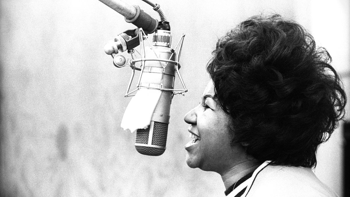 Aretha Franklin, la regina del soul che si fece seppellire con i tacchi rossi