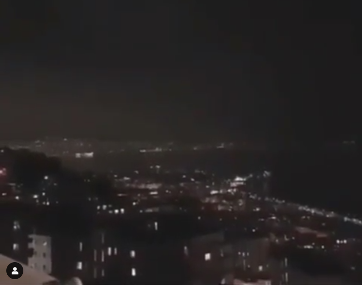 Coronavius: la coppia che balla sul balcone e i video più belli dell'Italia che resiste