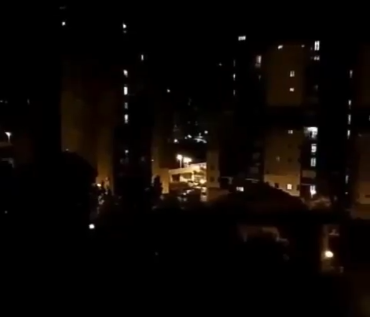 Coronavius: la coppia che balla sul balcone e i video più belli dell'Italia che resiste