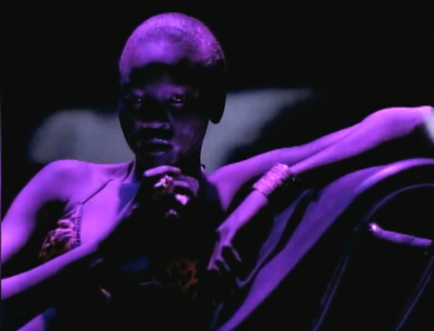 Alek Wek, la modella rivoluzionaria: "Di me amo ciò di cui prima mi preoccupavo"
