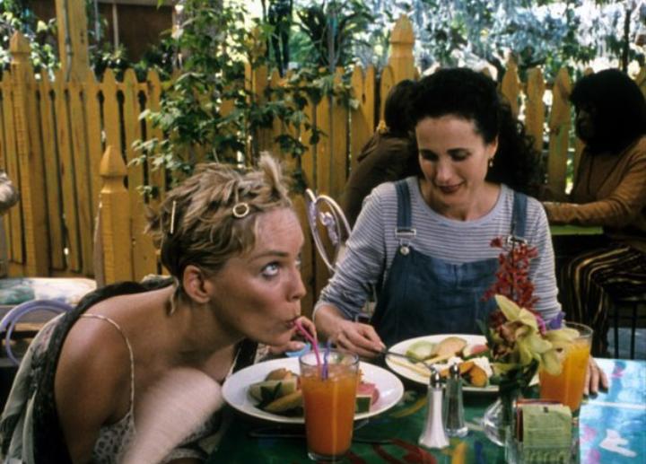 "Chiedevo a mamma: Perché bevi?", l'infanzia difficile di Andie MacDowell