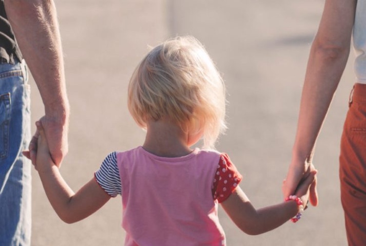 Co-genitorialità elettiva: viaggio tre le app per trovare la persona giusta con cui fare un figlio