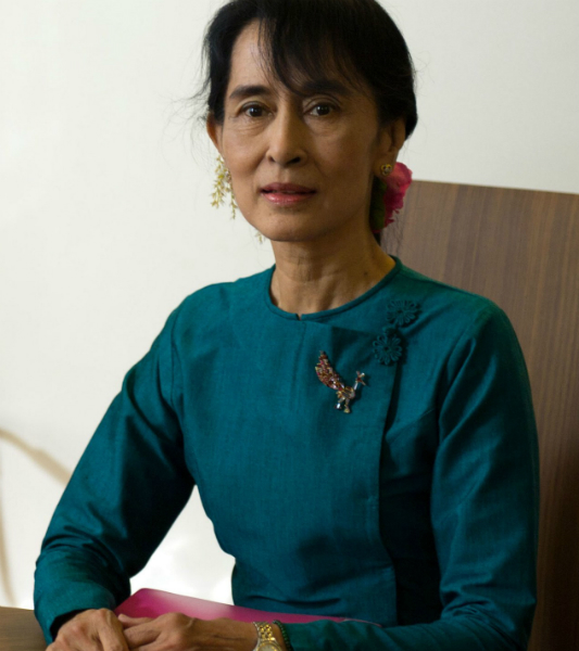 Aung San Suu Kyi, un'eroina non violenta o responsabile di genocidio?