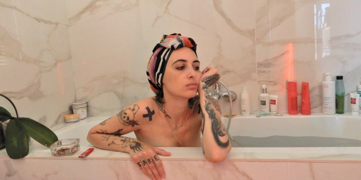 Le parole di Ema Stokholma dopo che un uomo l'ha filmata di nascosto sotto la gonna