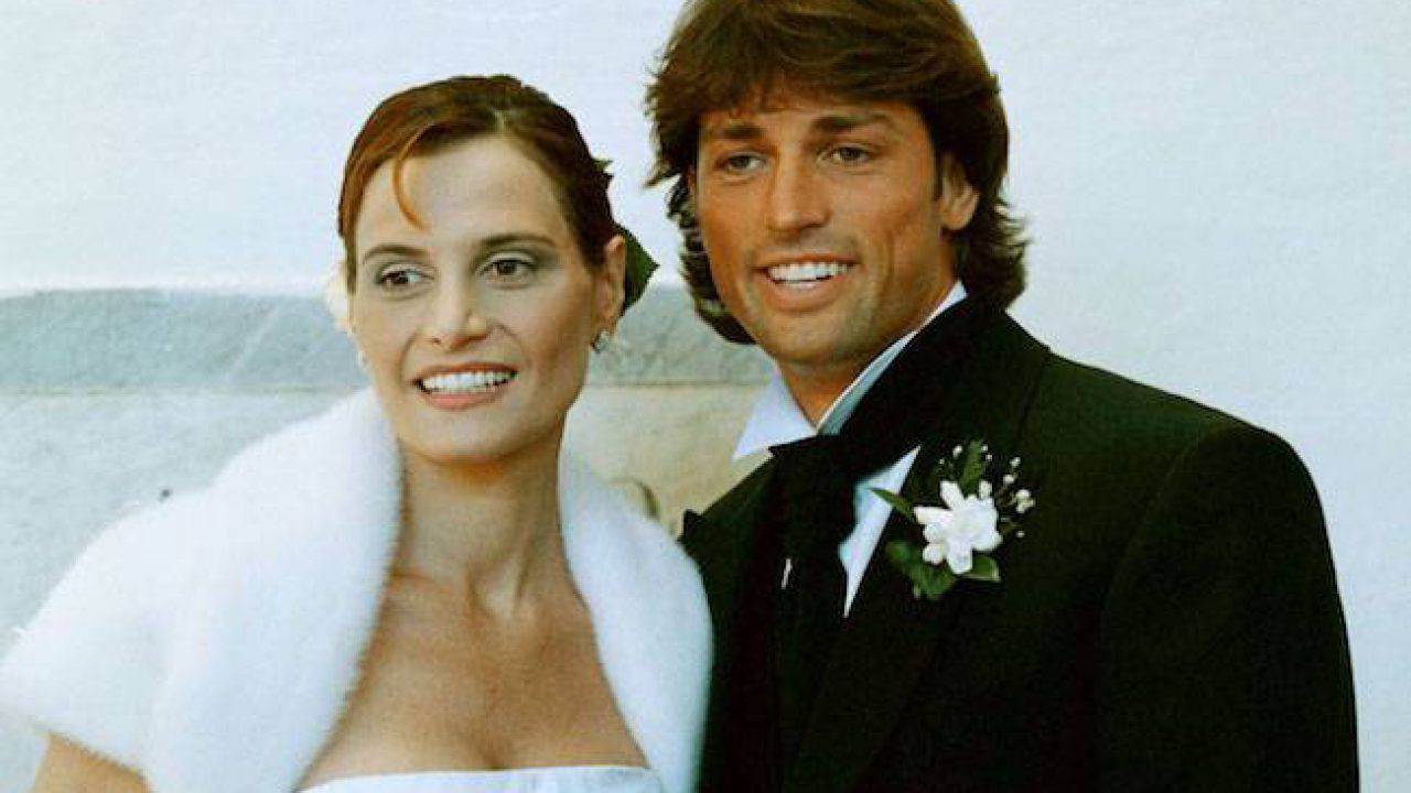 "Non abbiate paura!": Simona Ventura si mostra in bikini a 55 anni